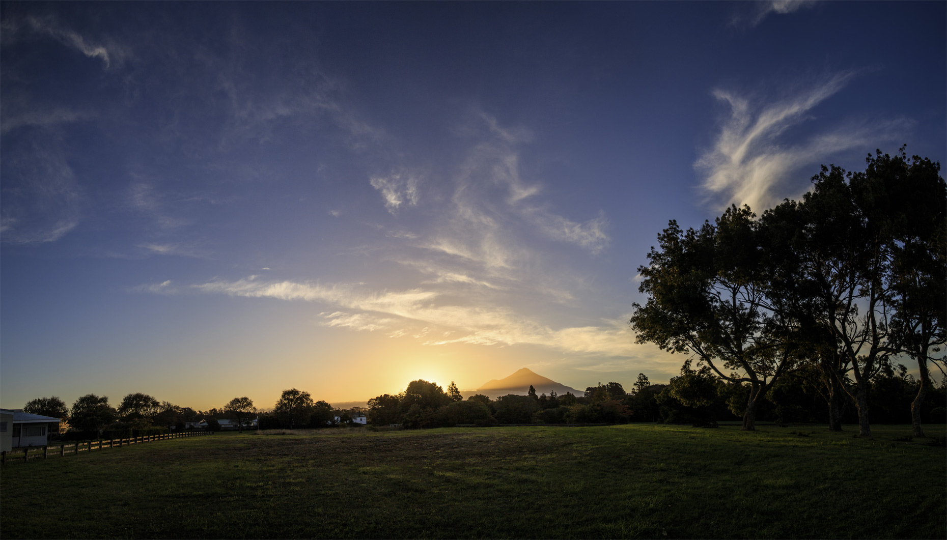  (Stratford).<br>    Mt.Egmont/Taranaki.