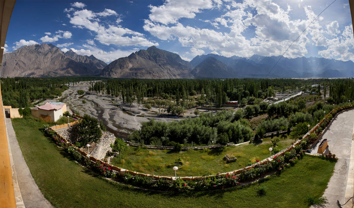  (Skardu).<br>         (Mashabrum Hotel).