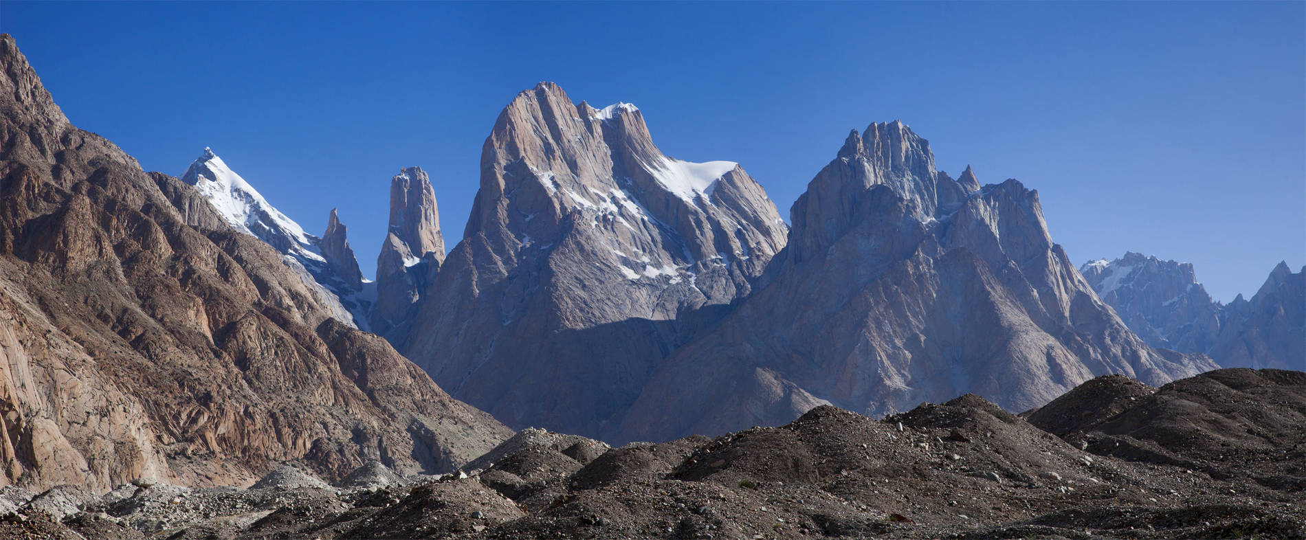       (Baltoro Glacier)   .<br>  Trango II, Trango Monk, Nameless Tower, Great Trango  Trango Castle.