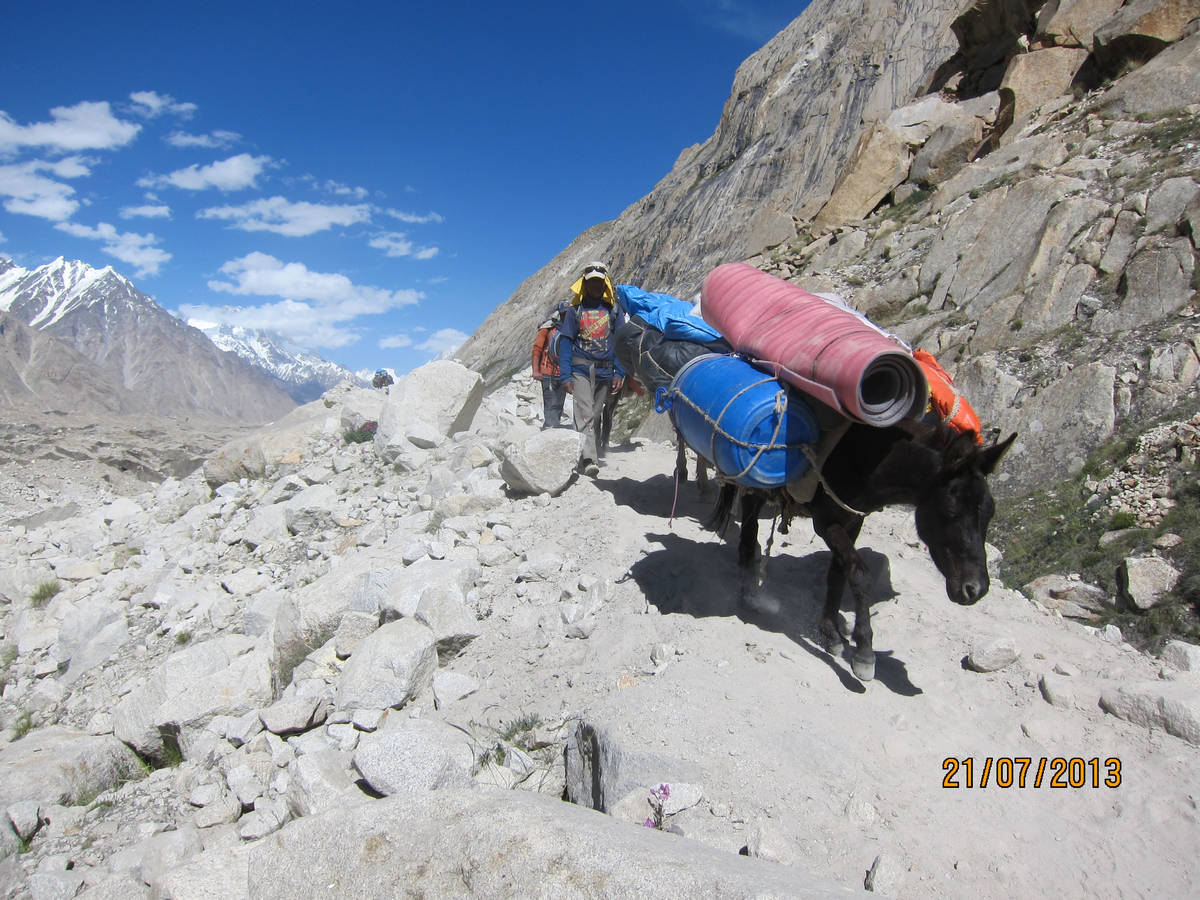        (Baltoro Glacier)    (Khoburtse).