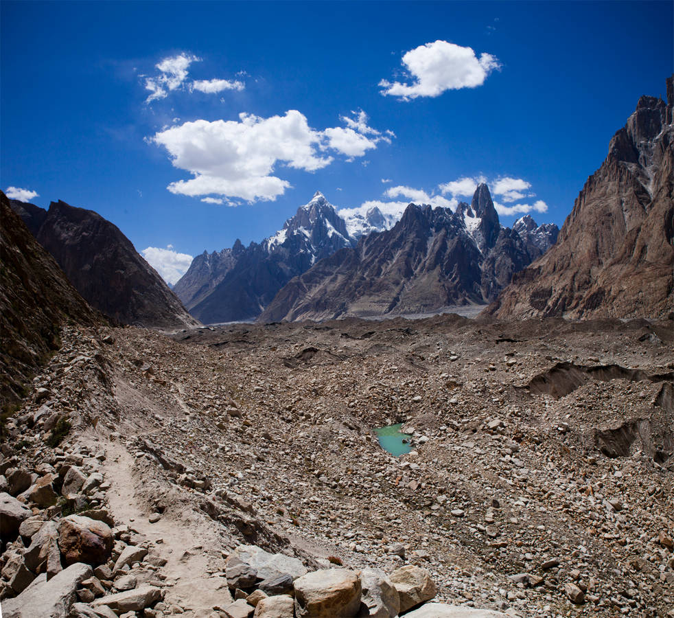       (Baltoro Glacier)   .<br>    Paiju Peak,   Uli-Biaho.