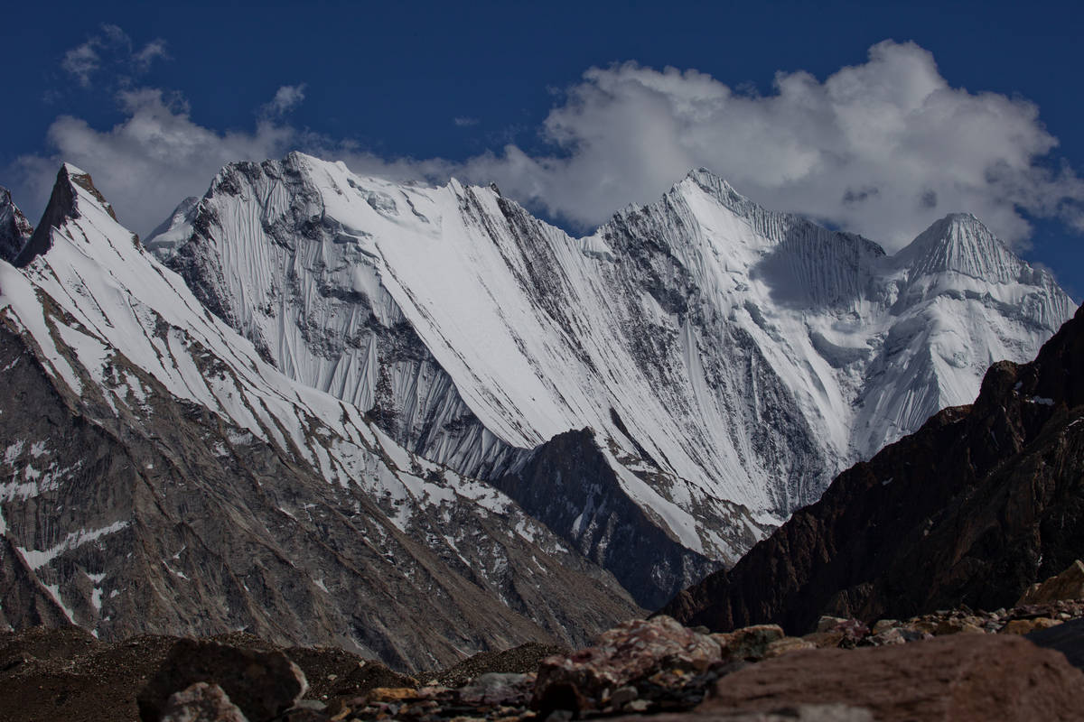        (Concordia)     (Baltoro Glacier).<br>   Chogolisa.