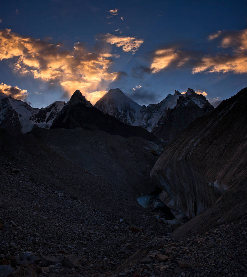       K2.<br>           (Baltoro Glacier).