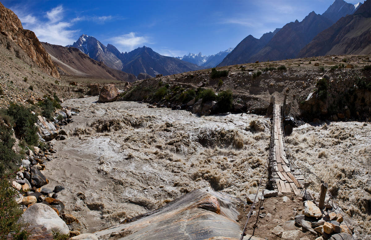 ,    (Biafo Glacier).