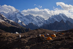   (Baltoro Glacier).<br>     II (Goro II).